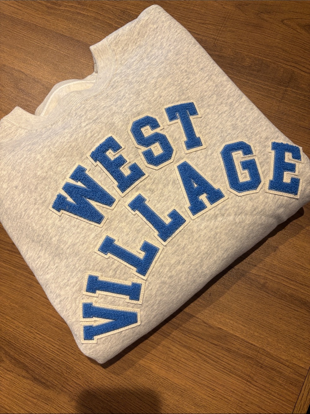 Abercrombie & Fitch West Village Crewneck - Picture 8 of 8